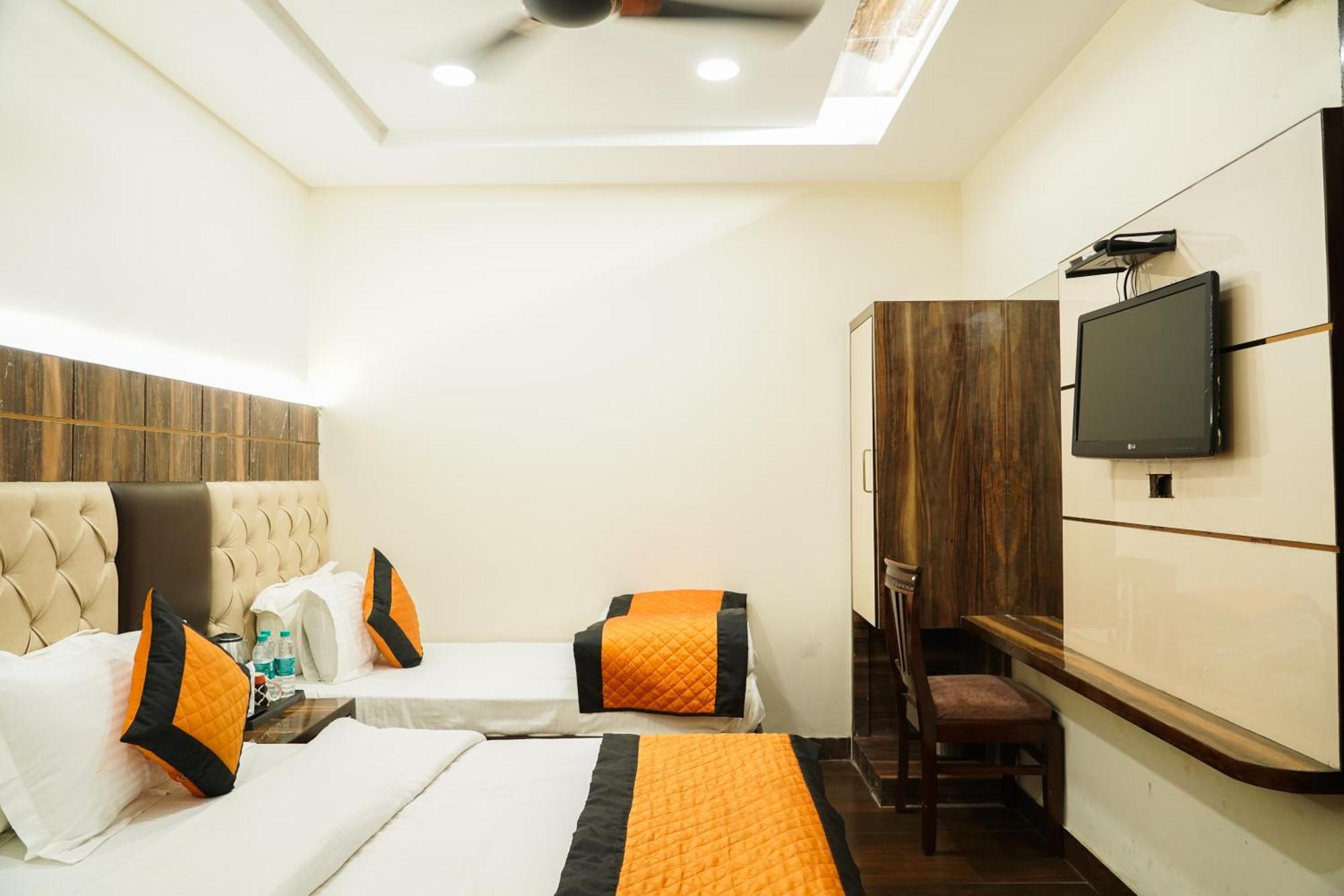 Hotel Batra Home Nizamuddin Yeni Delhi Dış mekan fotoğraf