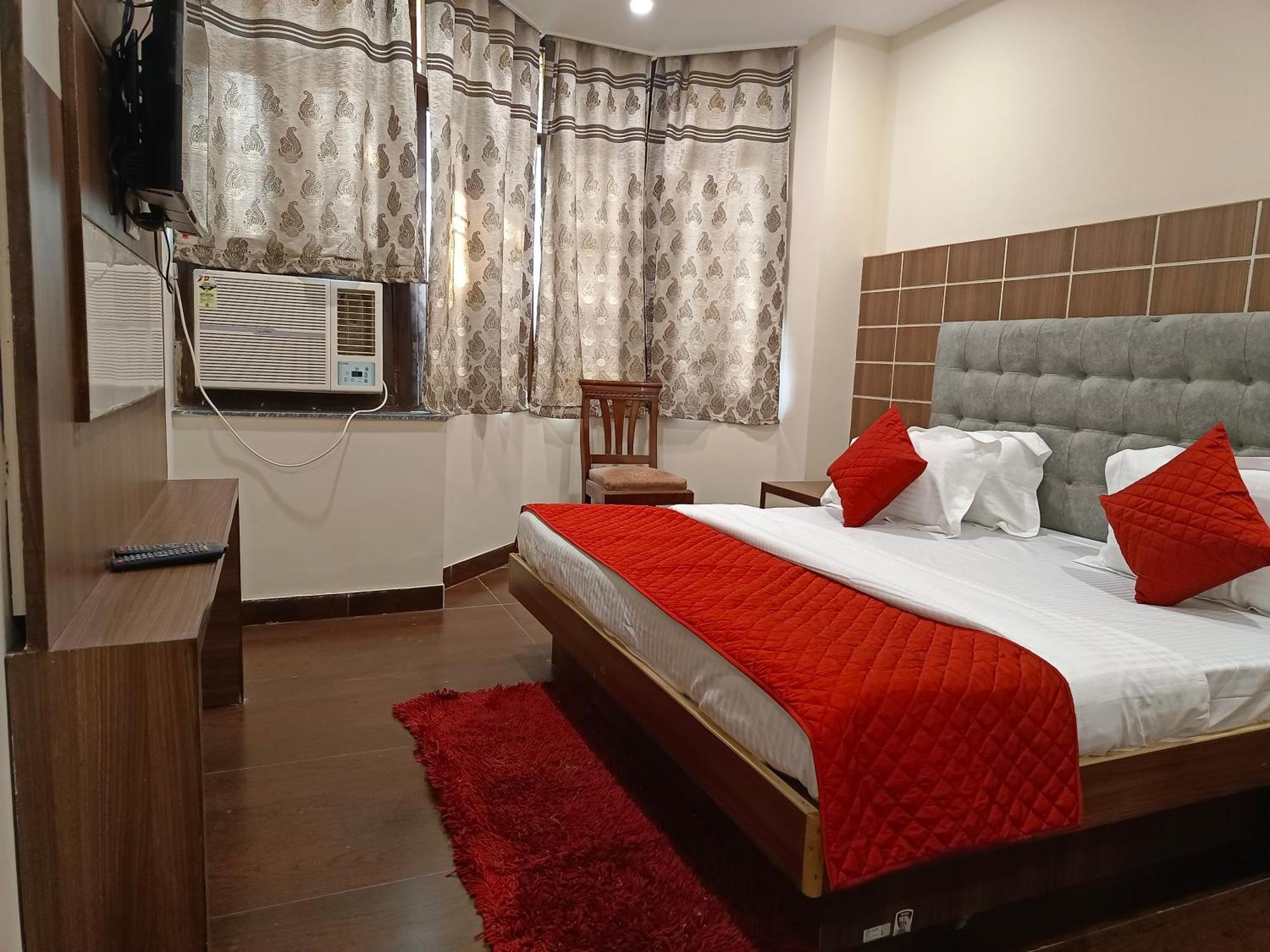 Hotel Batra Home Nizamuddin Yeni Delhi Oda fotoğraf